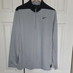 Nike Men's Two-Tone Gray and Black Nike Golf Top